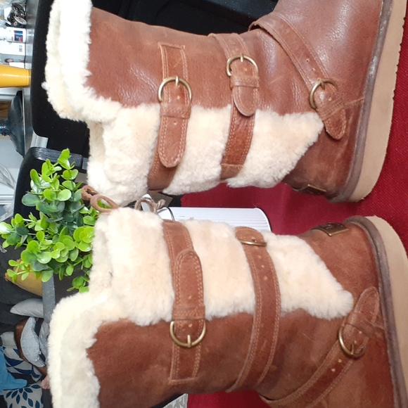 UGG BOOTS LEATHER - Picture 5 of 13